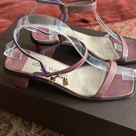 Authentic Louis Vuitton purple sandals - Picture 5 of 11